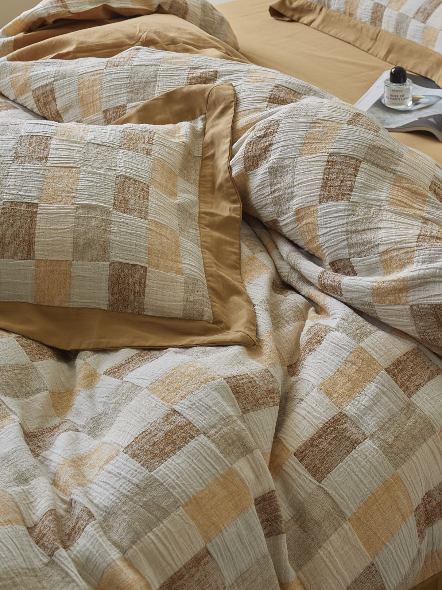 Honey Loft Check Cotton Jacquard Comforter original reference image 9