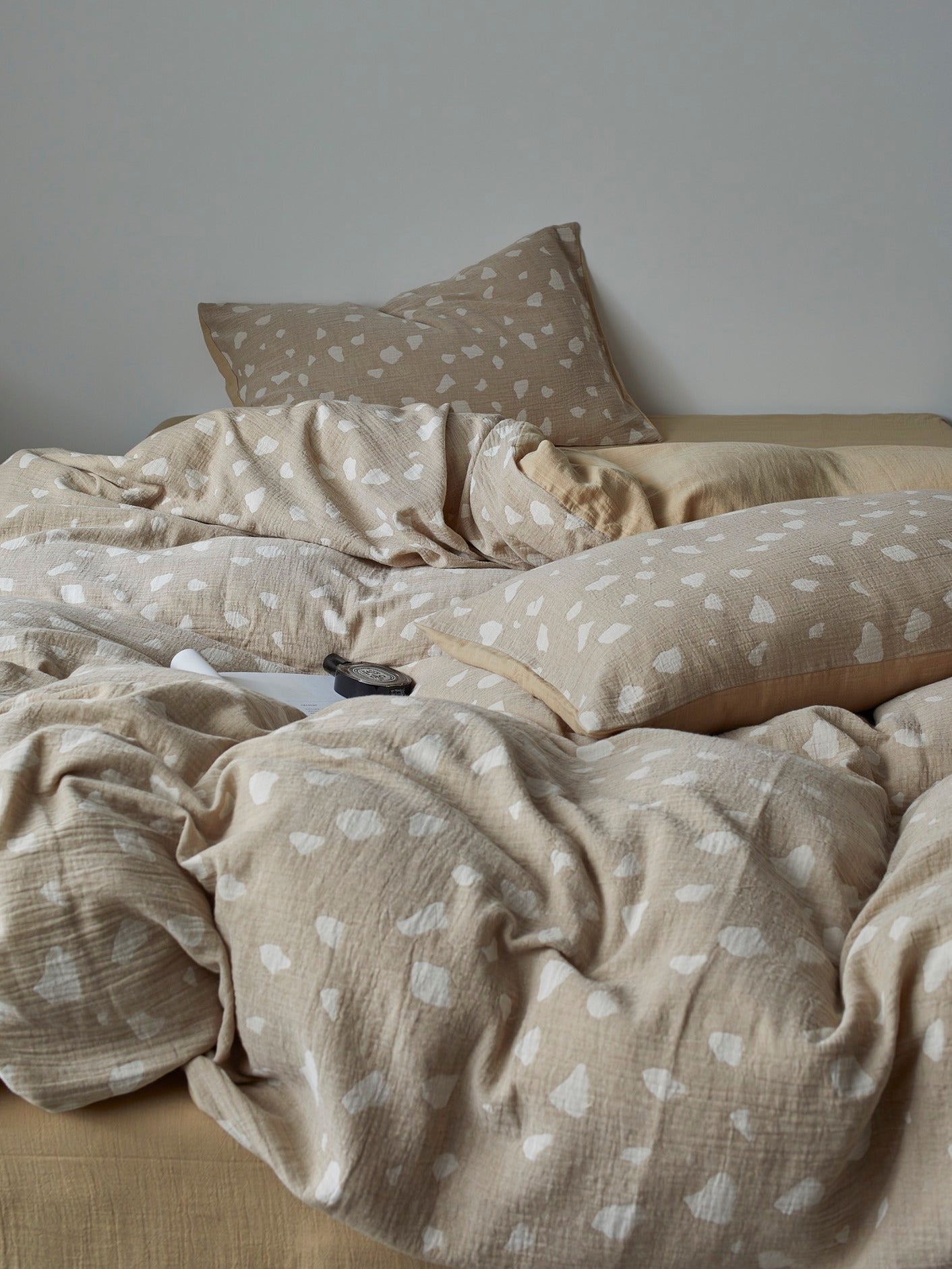Sand Pebble Cotton Muslin Comforter original reference image 9