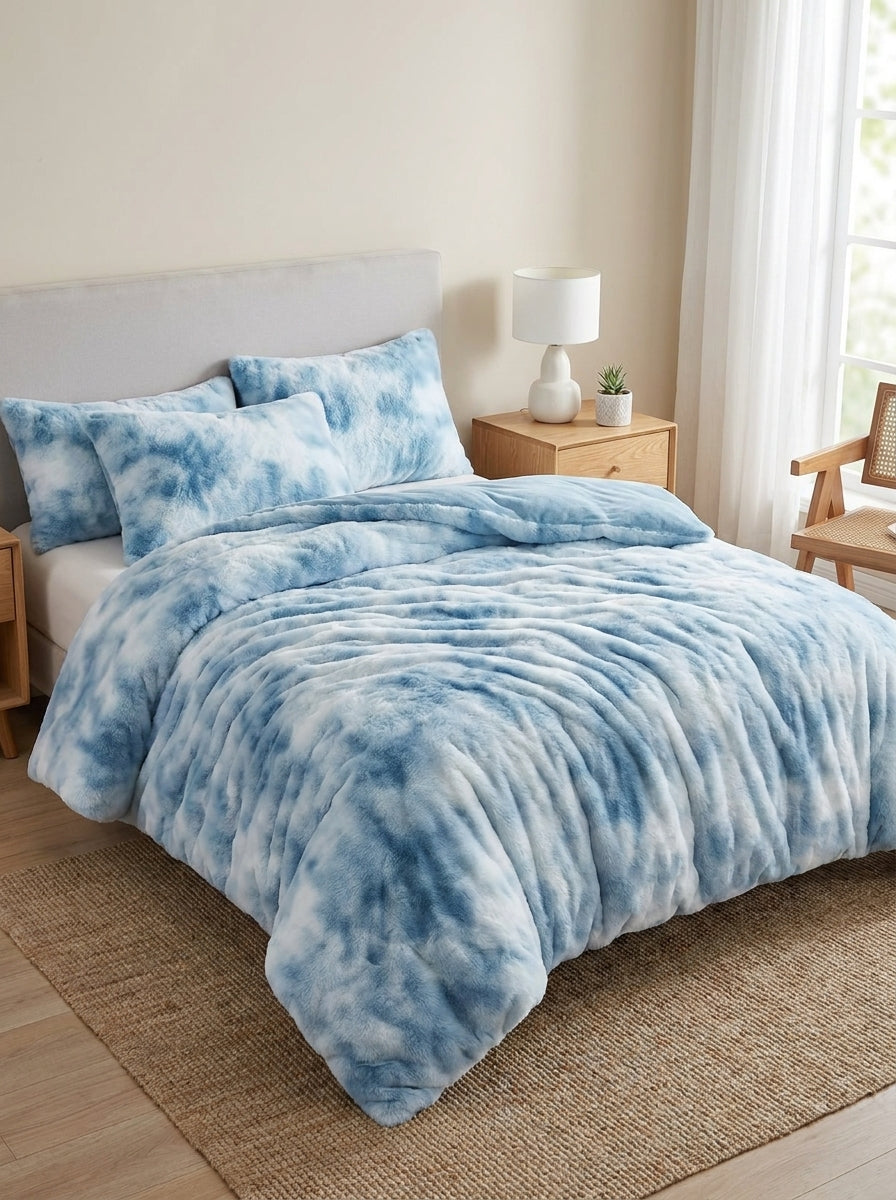 Blue Tie-Dye Faux Fur Comforter main image