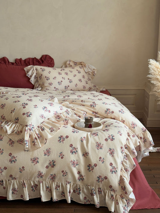 Burgundy Rose Bouquet Ruffle Cotton Muslin Comforter original reference image 1