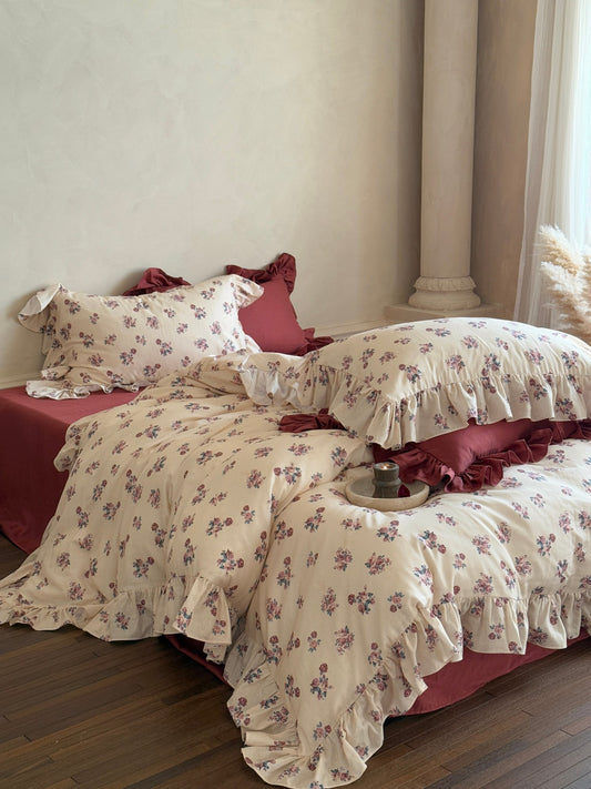Burgundy Rose Bouquet Ruffle Cotton Muslin Comforter original reference image 2