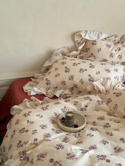 Burgundy Rose Bouquet Ruffle Cotton Muslin Comforter original reference image 5