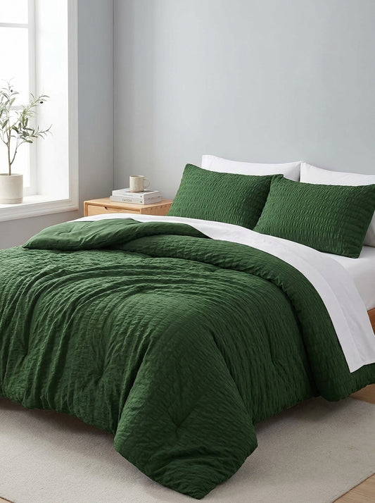 Dark Green Polyester Seersucker Comforter lifestyle image