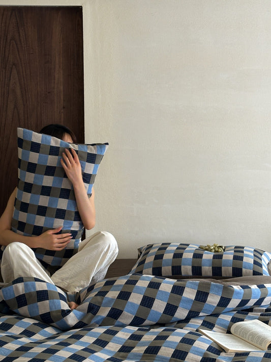 Harbor Gingham Cotton Muslin Comforter original reference image 1