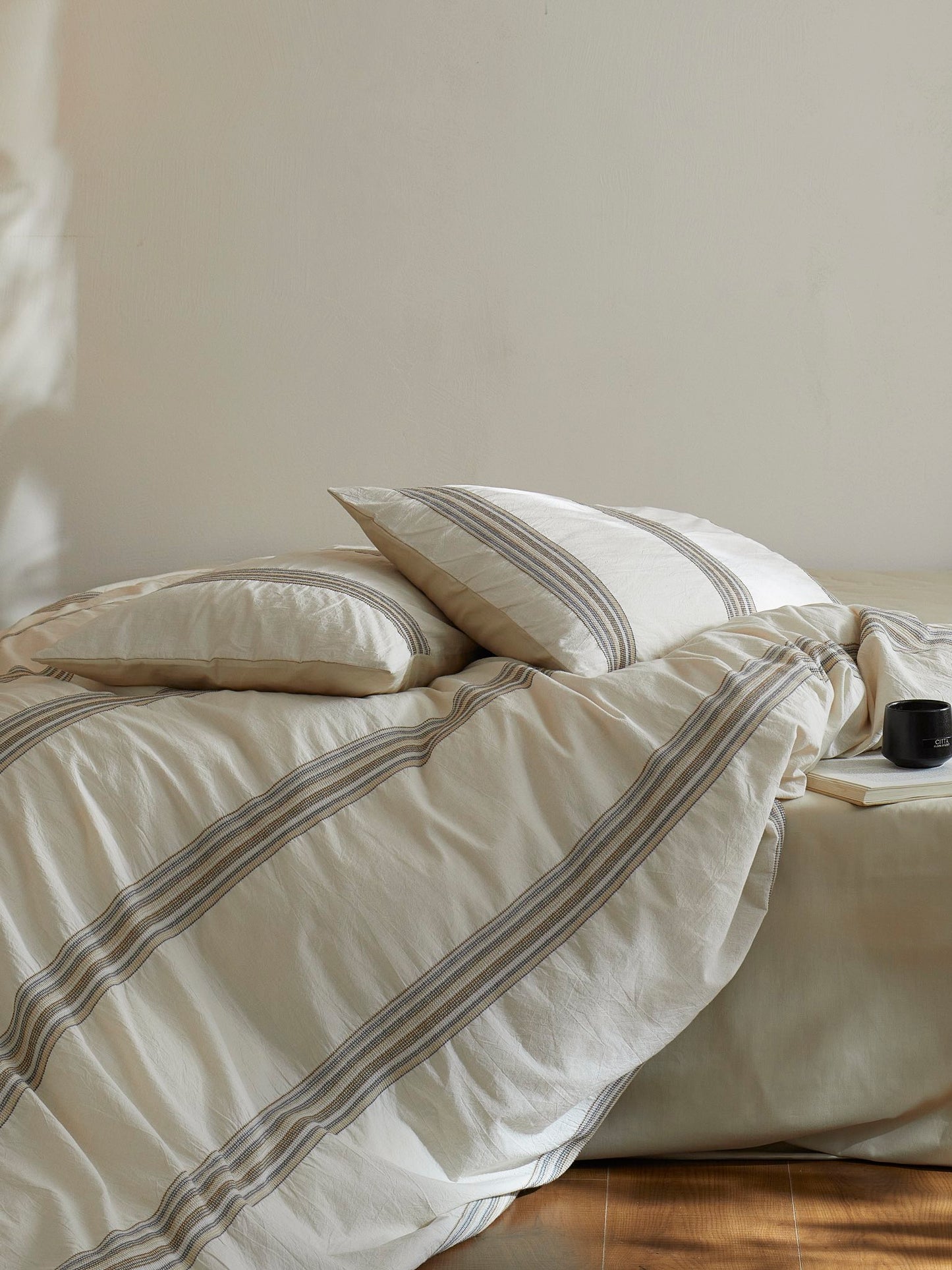 Heritage Stripe Cotton Jacquard Comforter - Natural original reference image 8