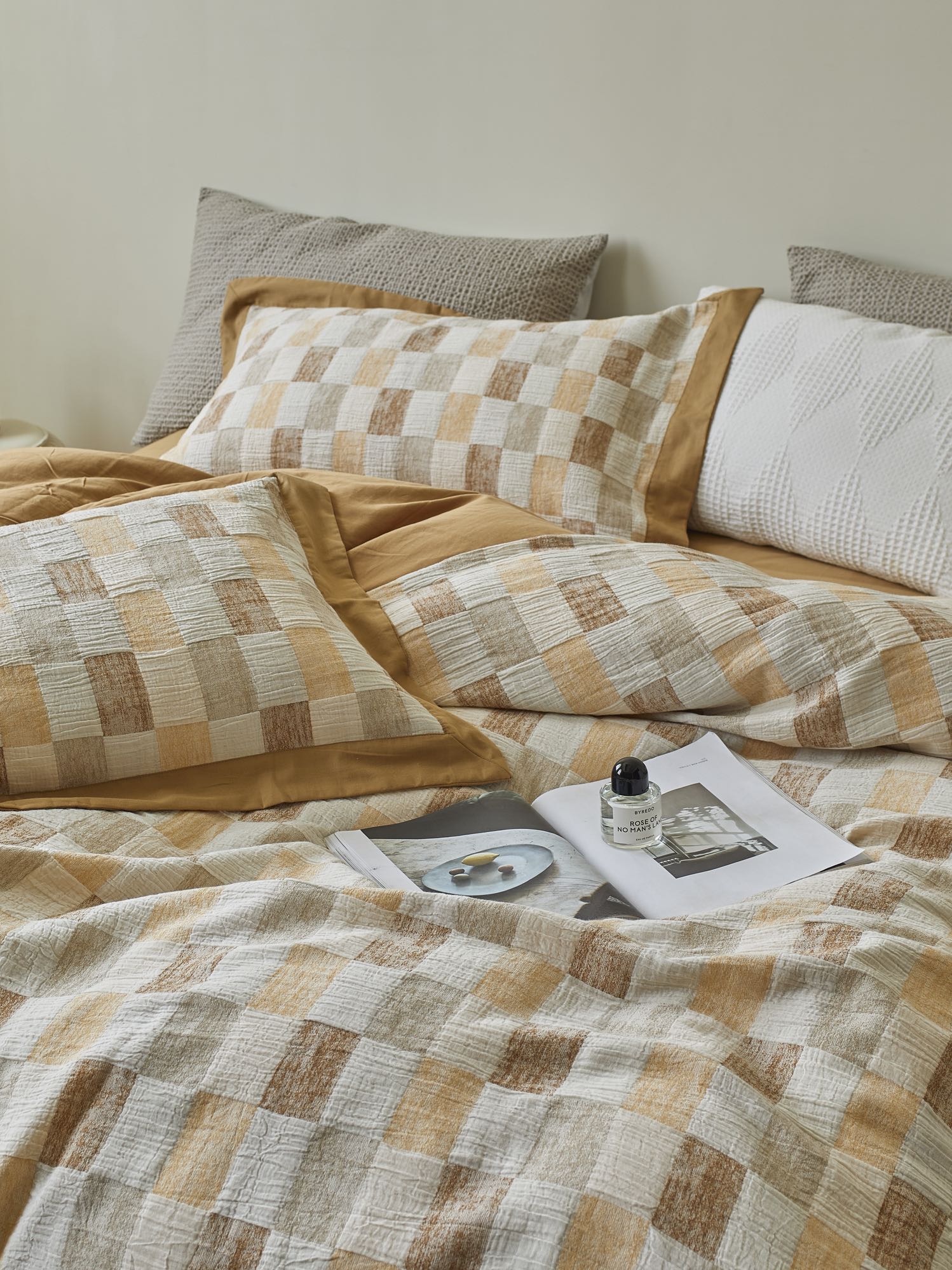 Honey Loft Check Cotton Jacquard Comforter original reference image 4