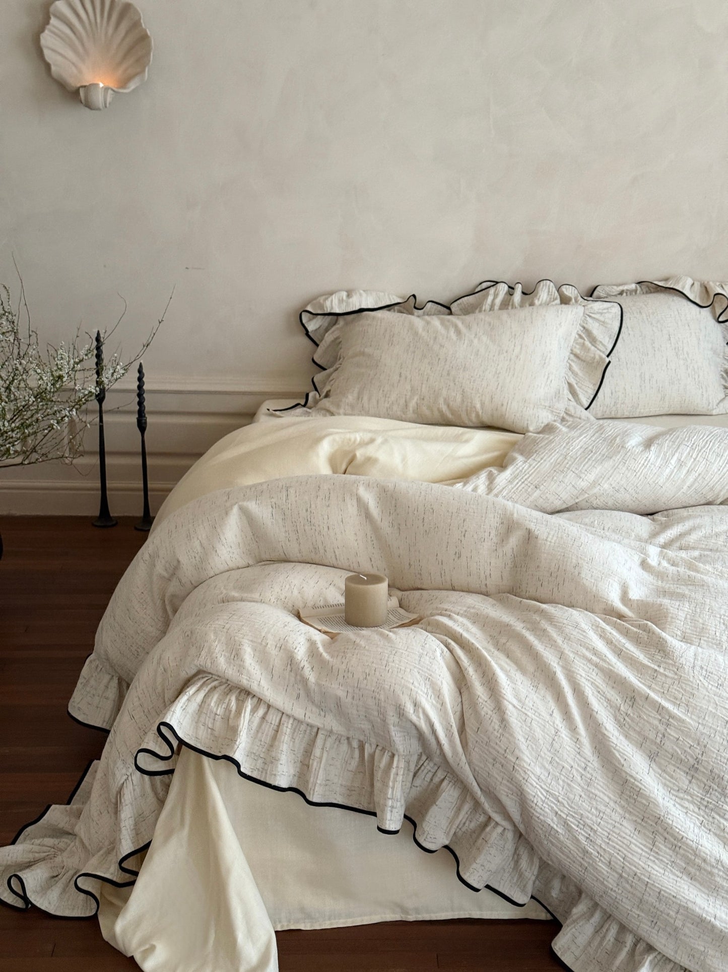 Ivory Black Piped Ruffle Cotton Muslin Comforter original reference image 4