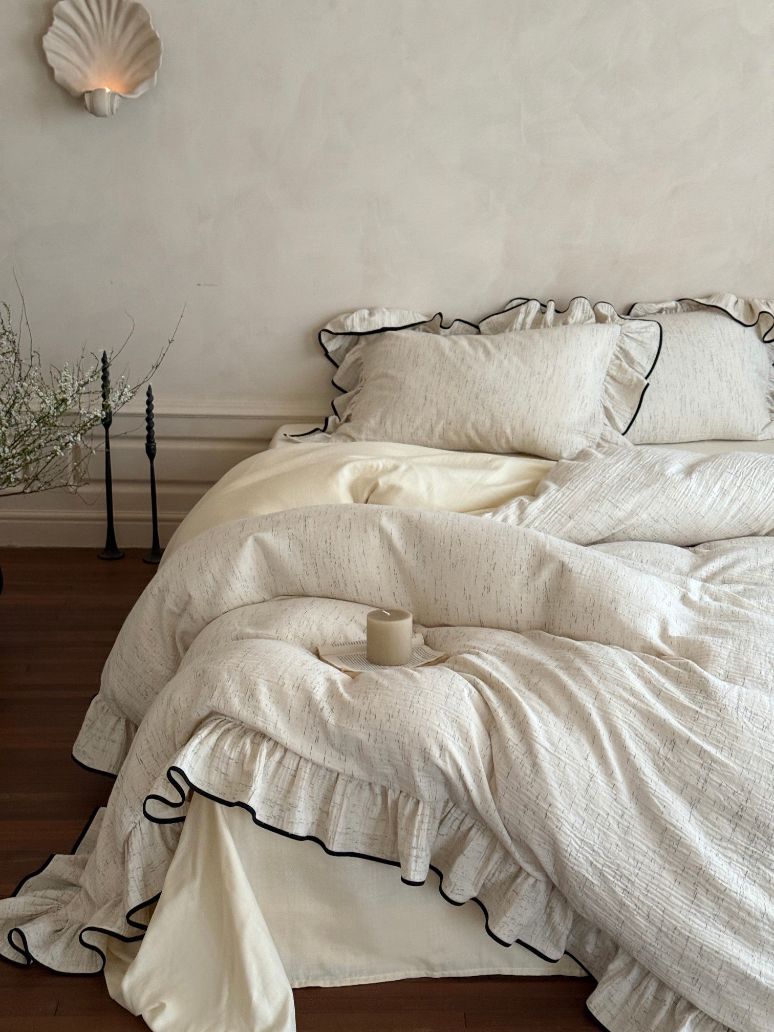 Ivory Black Piped Ruffle Cotton Muslin Comforter original reference image 4