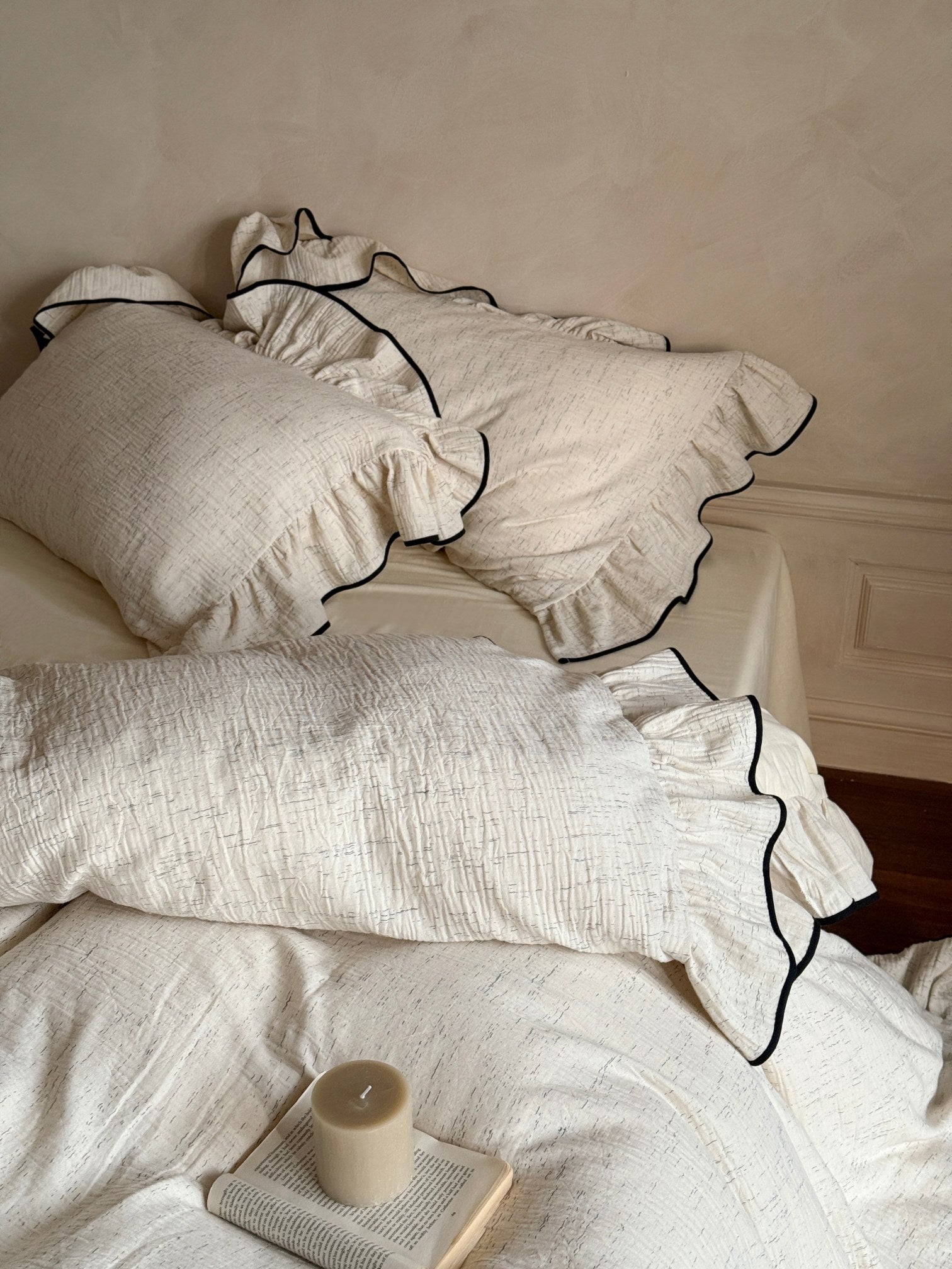 Ivory Black Piped Ruffle Cotton Muslin Comforter original reference image 6