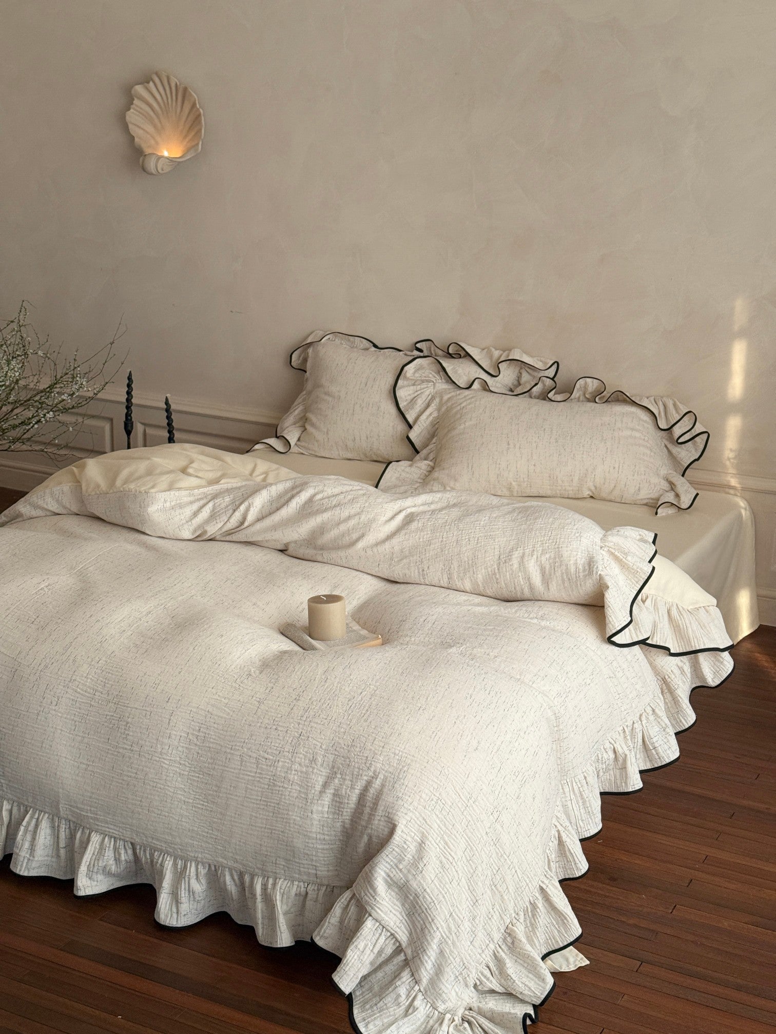 Ivory Black Piped Ruffle Cotton Muslin Comforter original reference image 7