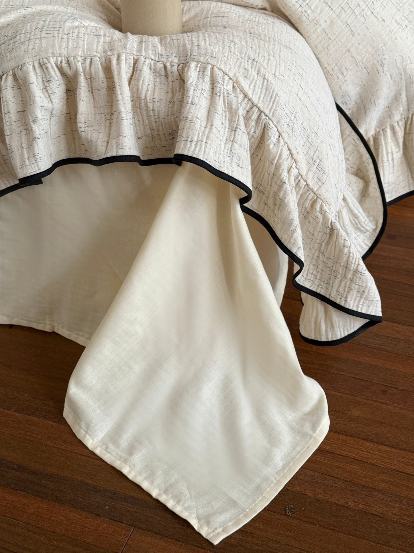 Ivory Black Piped Ruffle Cotton Muslin Comforter original reference image 11