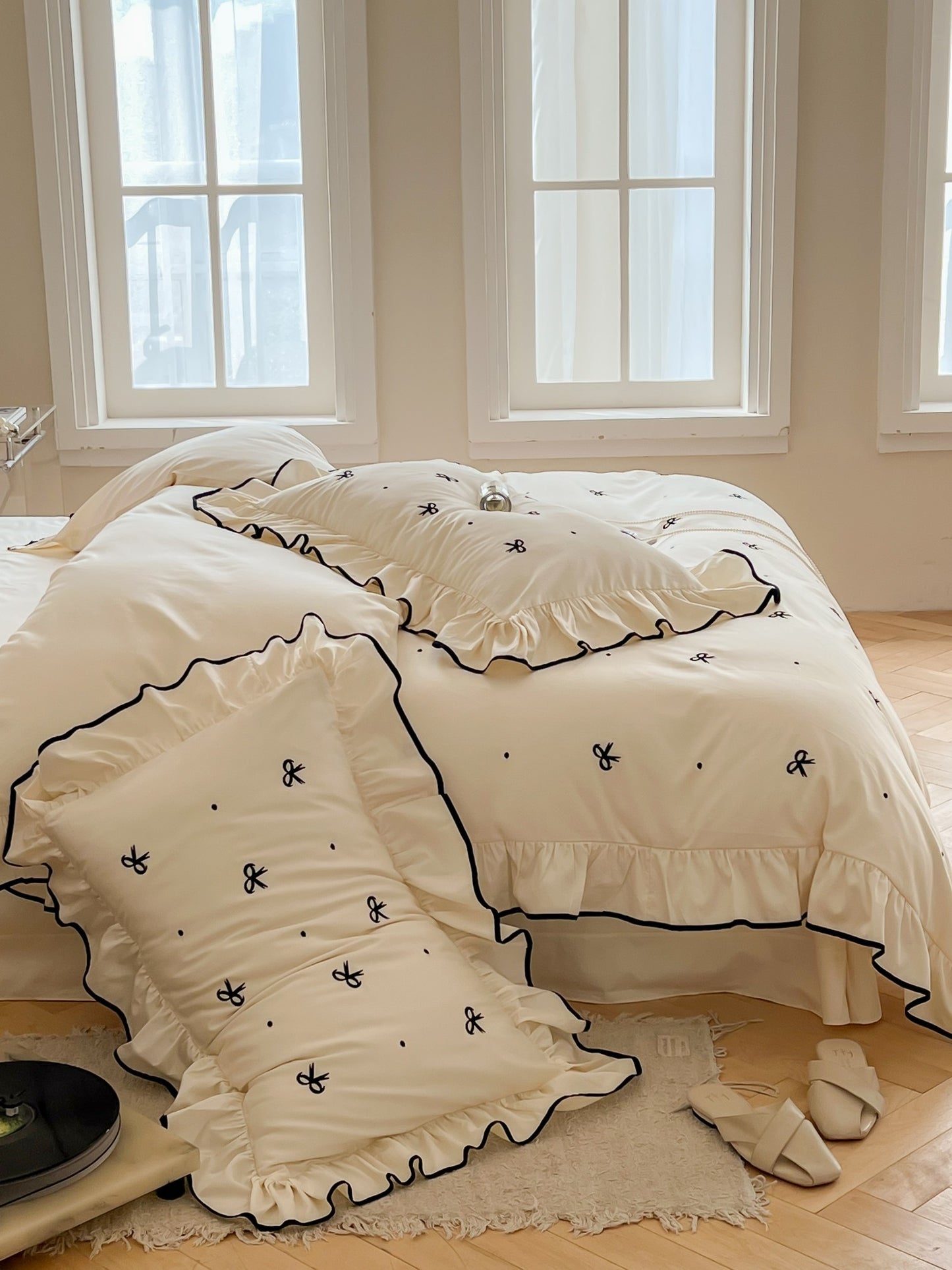 Ivory Bow Embroidery Ruffle Cotton Sateen Comforter original reference image 4