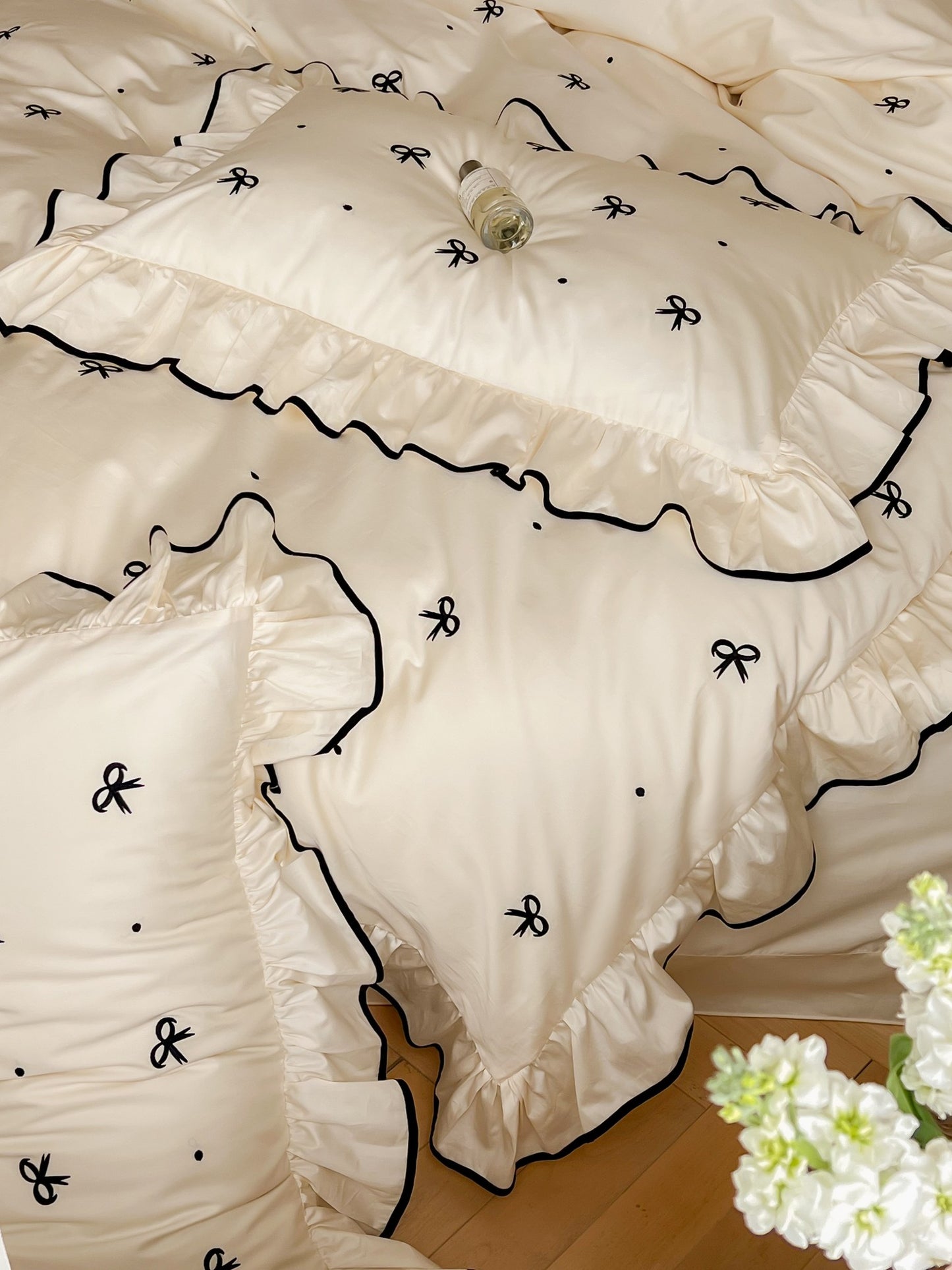 Ivory Bow Embroidery Ruffle Cotton Sateen Comforter original reference image 9