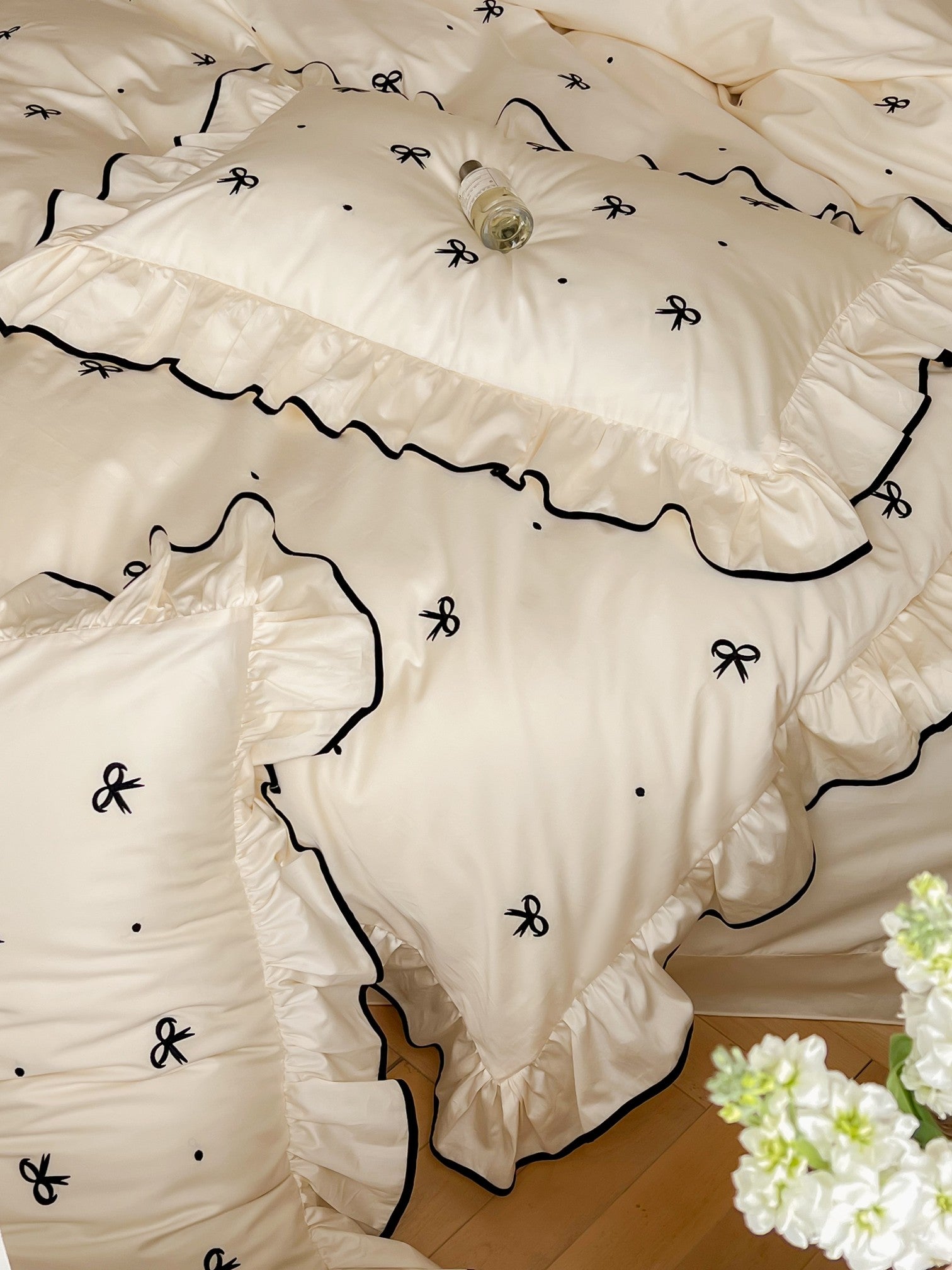 Ivory Bow Embroidery Ruffle Cotton Sateen Comforter original reference image 9
