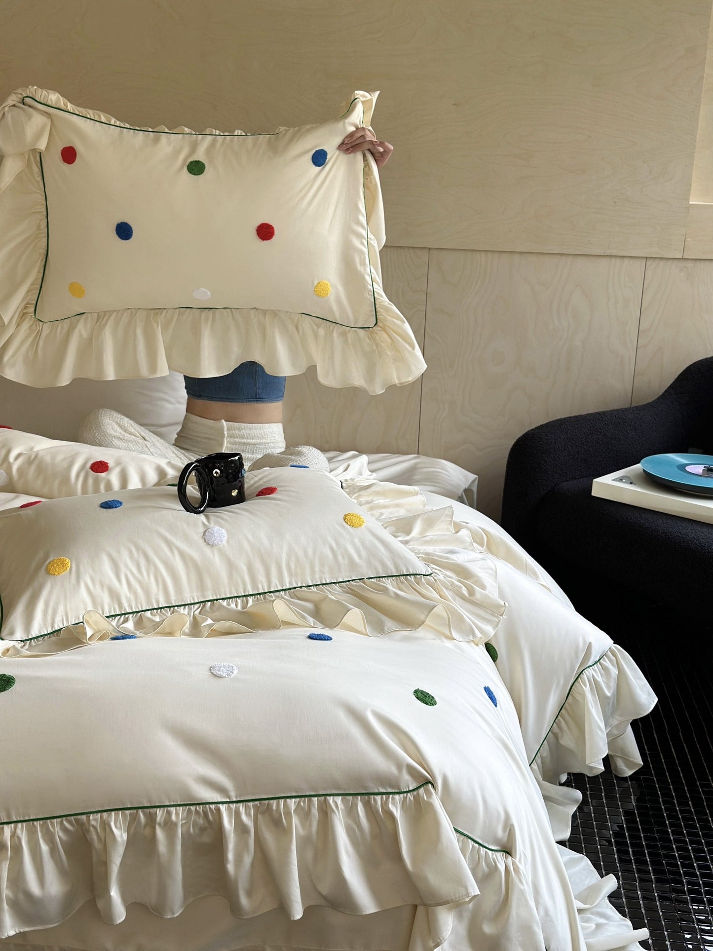Ivory Color Dot Ruffle Cotton Sateen Comforter original reference image 9