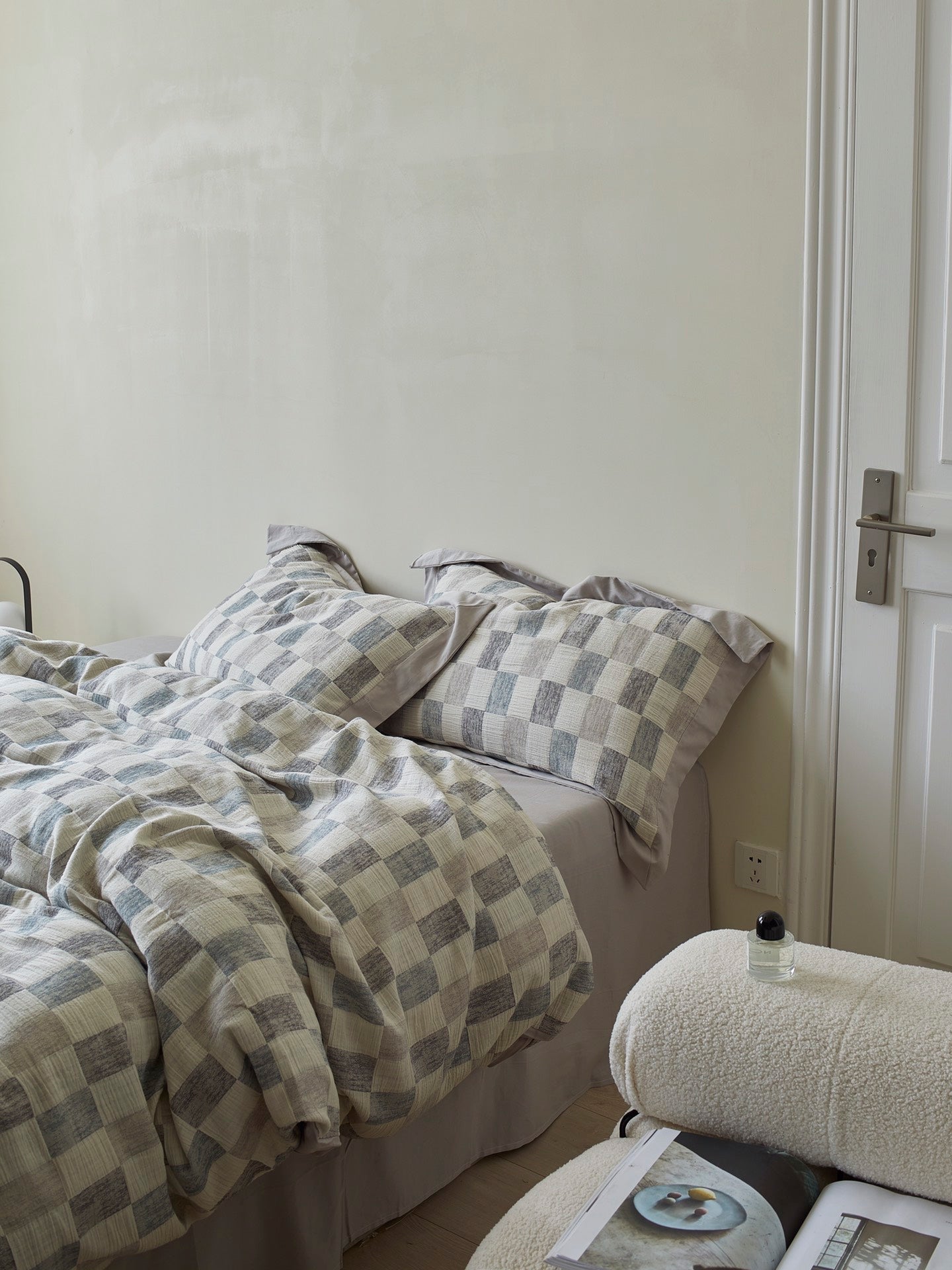 Mist Loft Check Cotton Jacquard Comforter original reference image 5