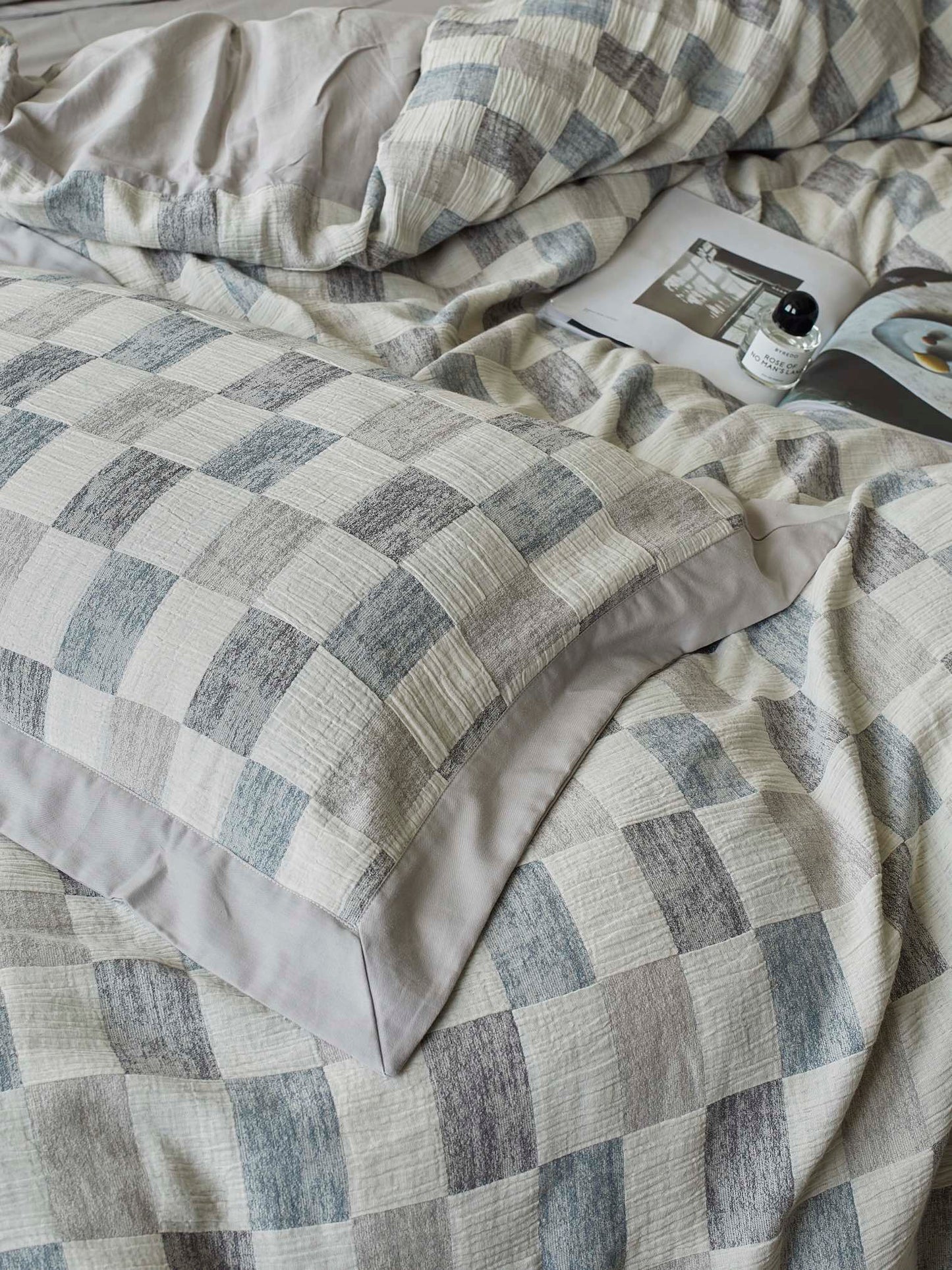 Mist Loft Check Cotton Jacquard Comforter original reference image 9