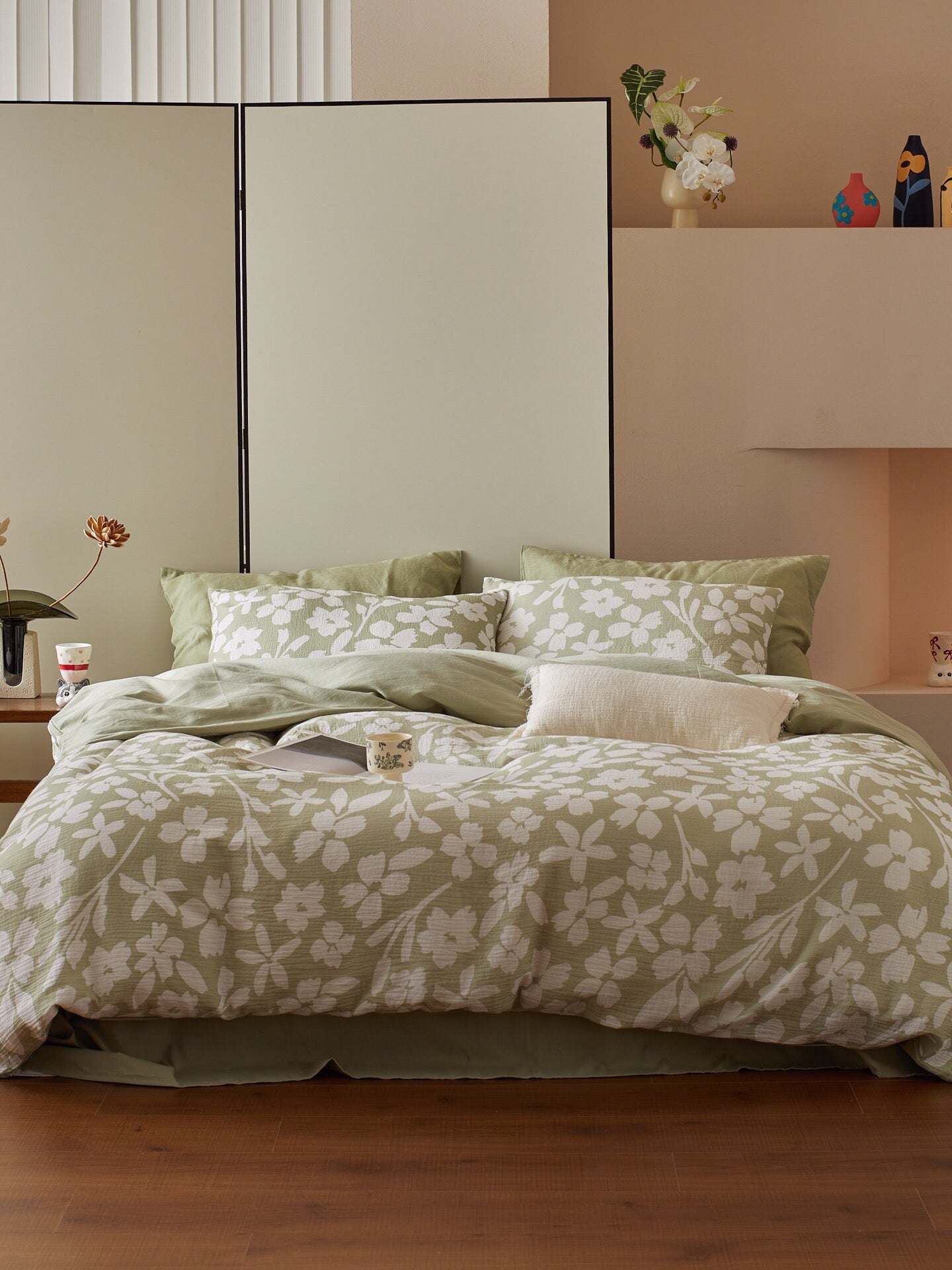 Sage Blossom Cotton Muslin Jacquard Comforter original reference image 3
