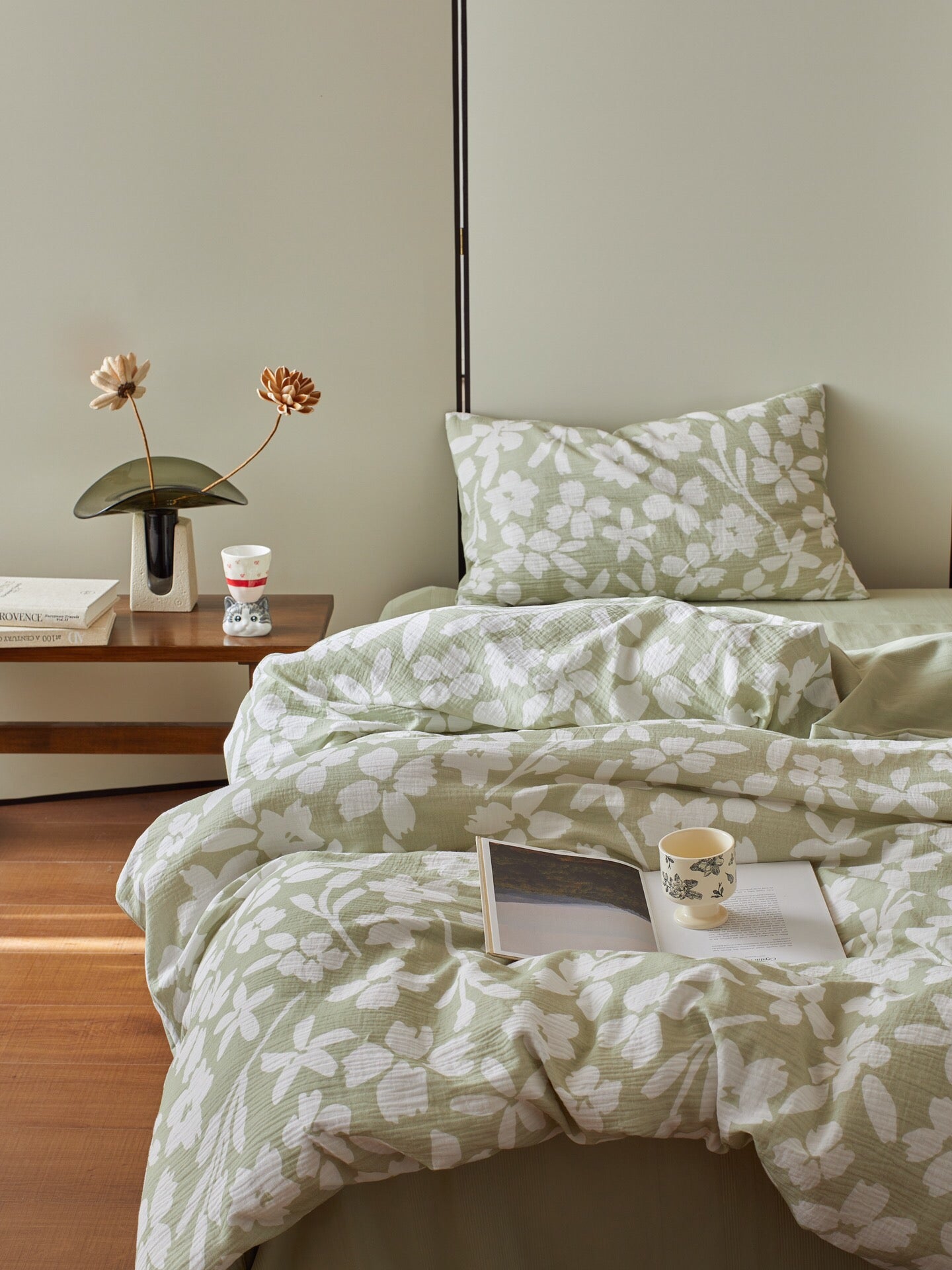 Sage Blossom Cotton Muslin Jacquard Comforter original reference image 4