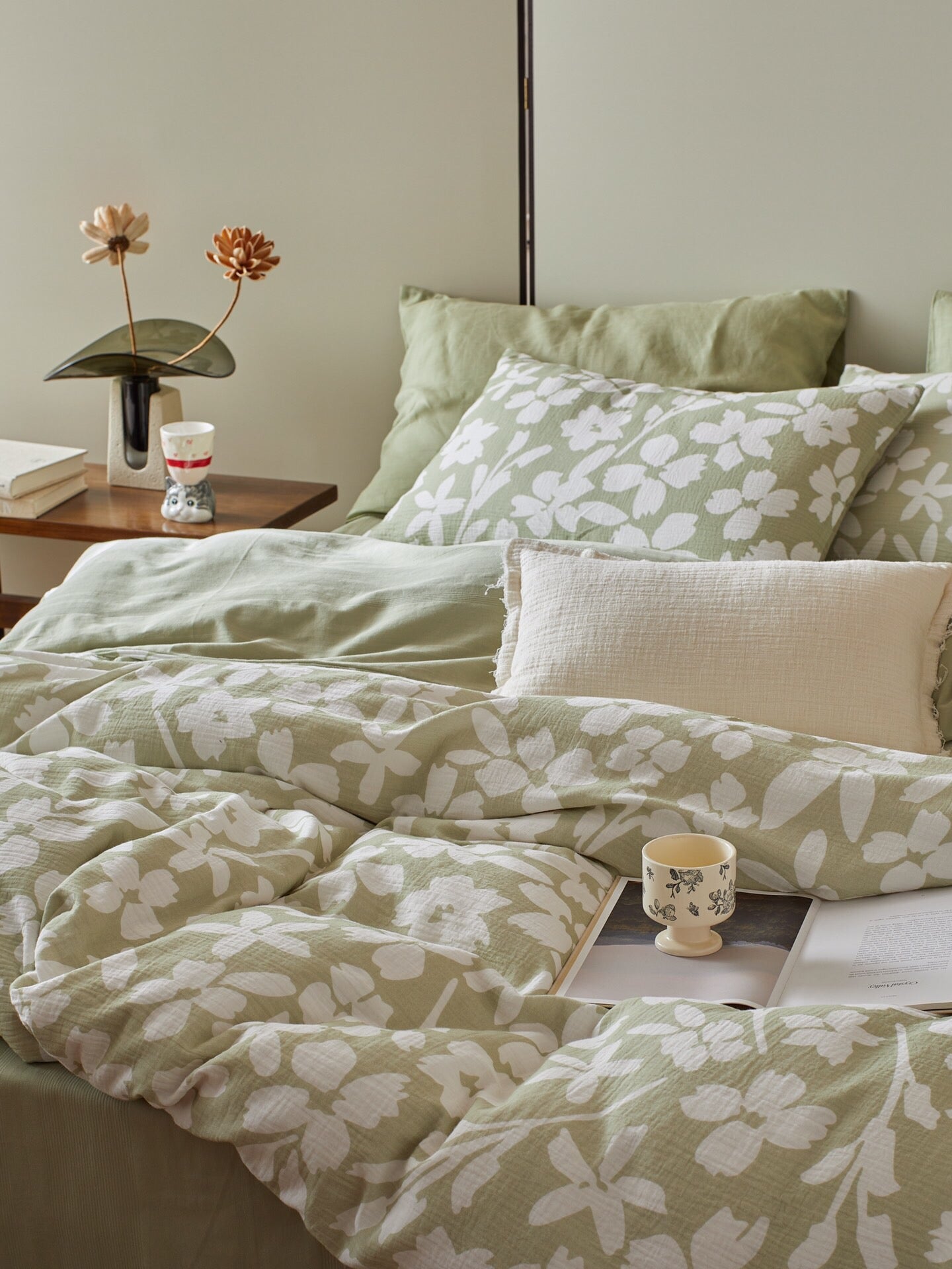 Sage Blossom Cotton Muslin Jacquard Comforter original reference image 8