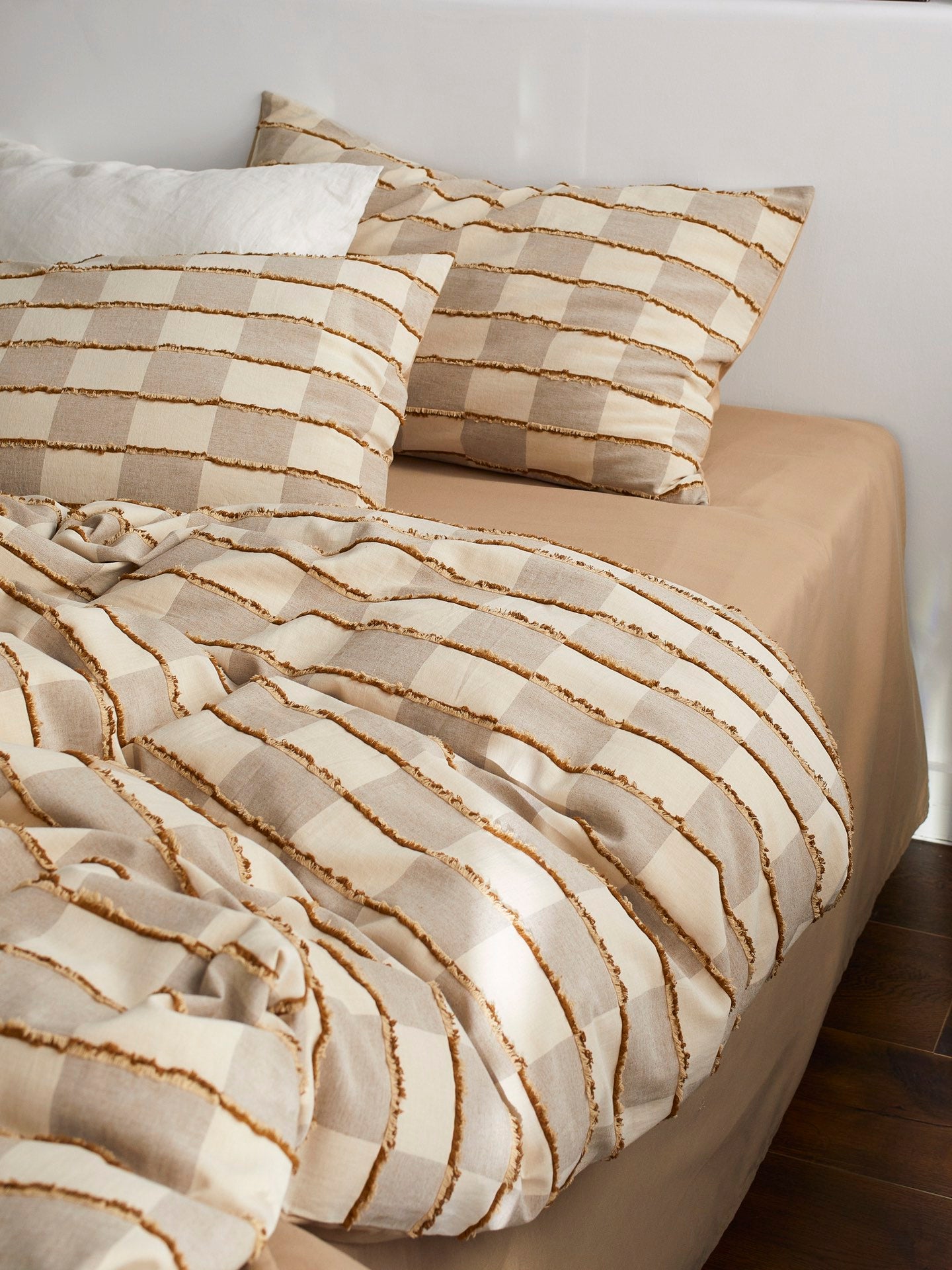 Sandstone Fringe Check Cotton Clipped Jacquard Comforter original reference image 3