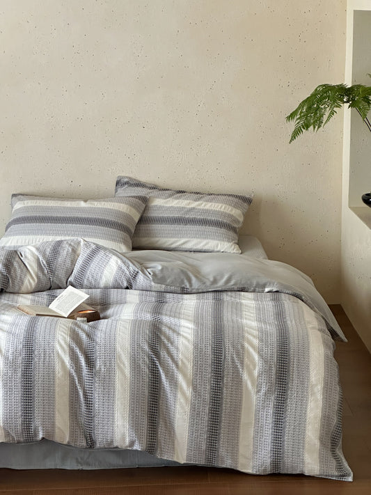 Silver Mist Jacquard Cotton Comforter original reference image 1