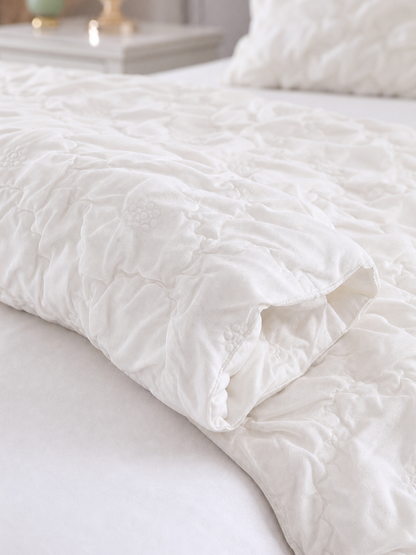 White 3D Floral Duvet Cover detail image